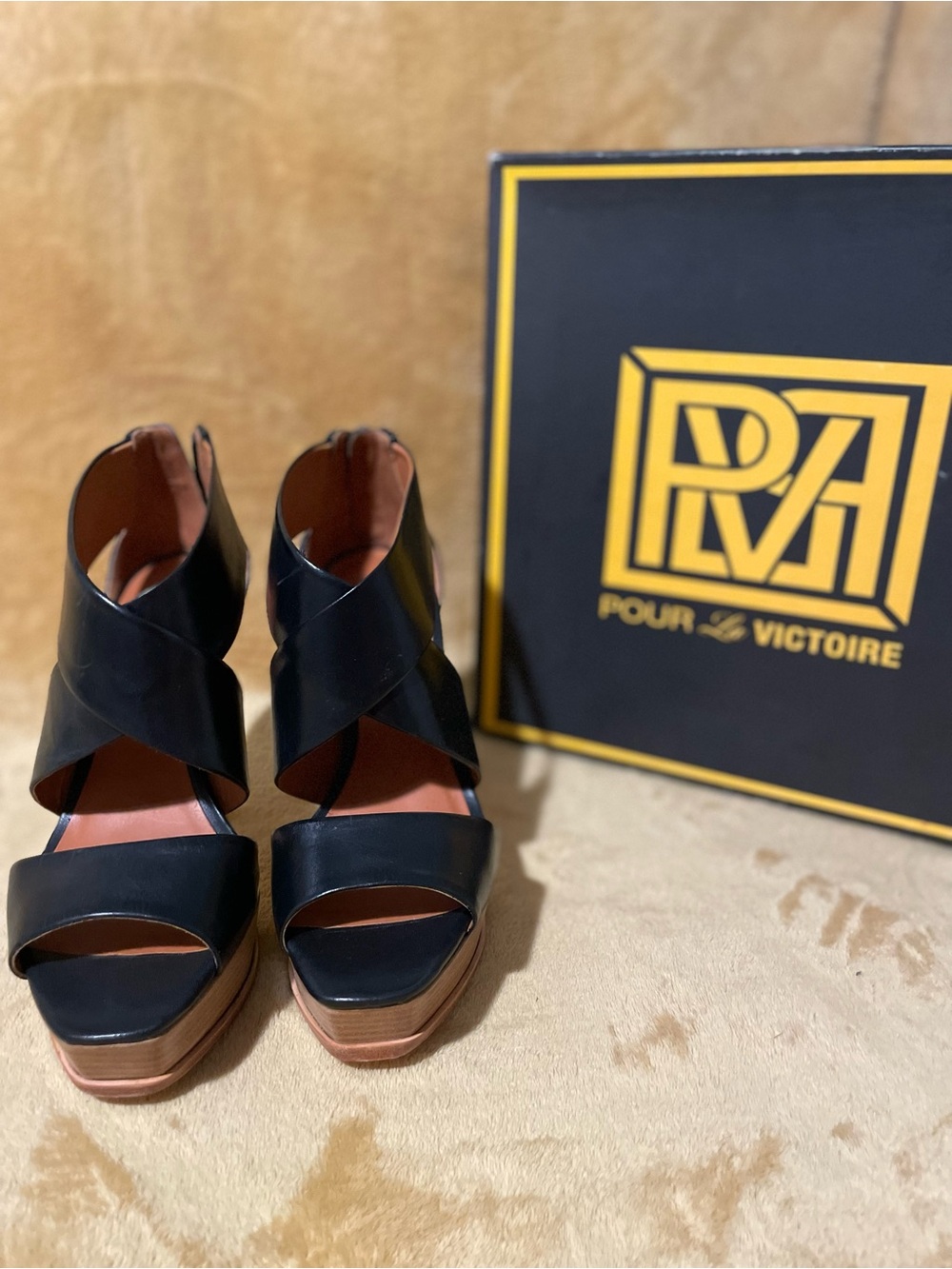 Vero Cuoio Black Leather Crisscross Platform Heels